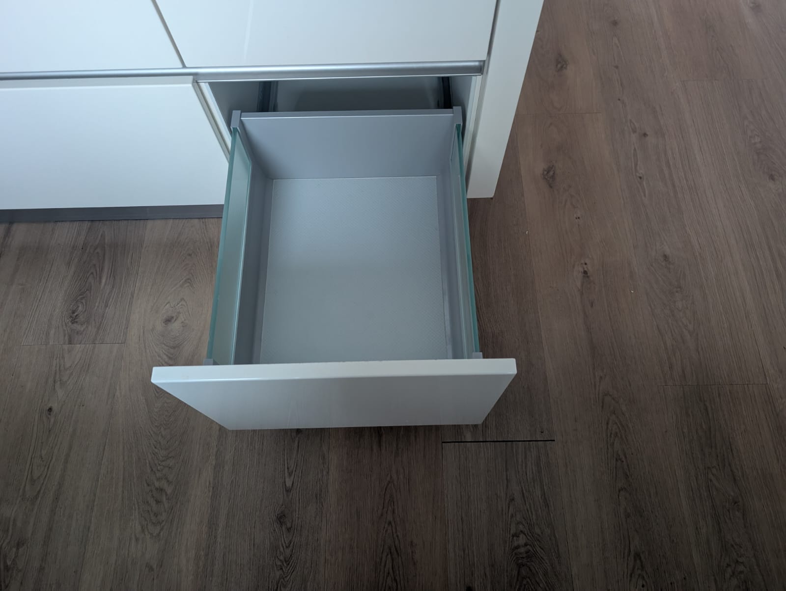 03367 - Witte greeploze keuken