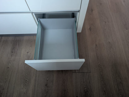 03367 - Witte greeploze keuken