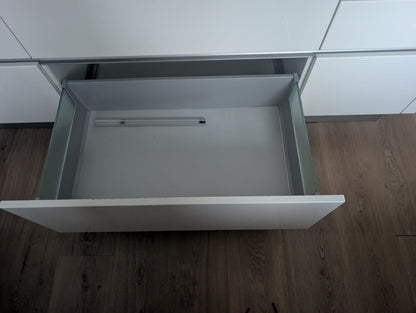 03367 - Witte greeploze keuken