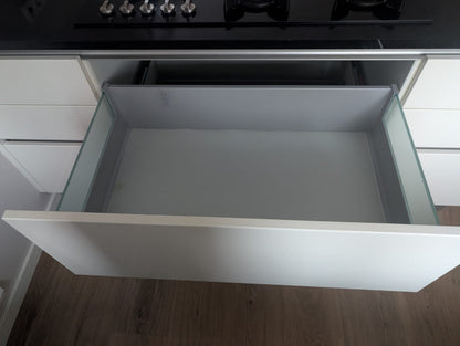 03367 - Witte greeploze keuken