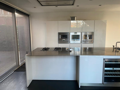 03381 - Hoogglans witte eilandkeuken