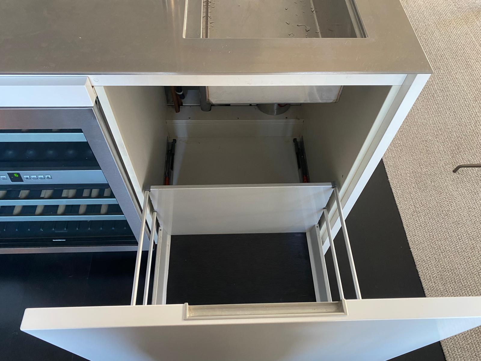 03381 - Hoogglans witte eilandkeuken