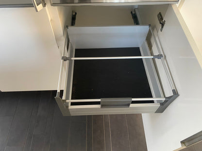 03381 - Hoogglans witte eilandkeuken