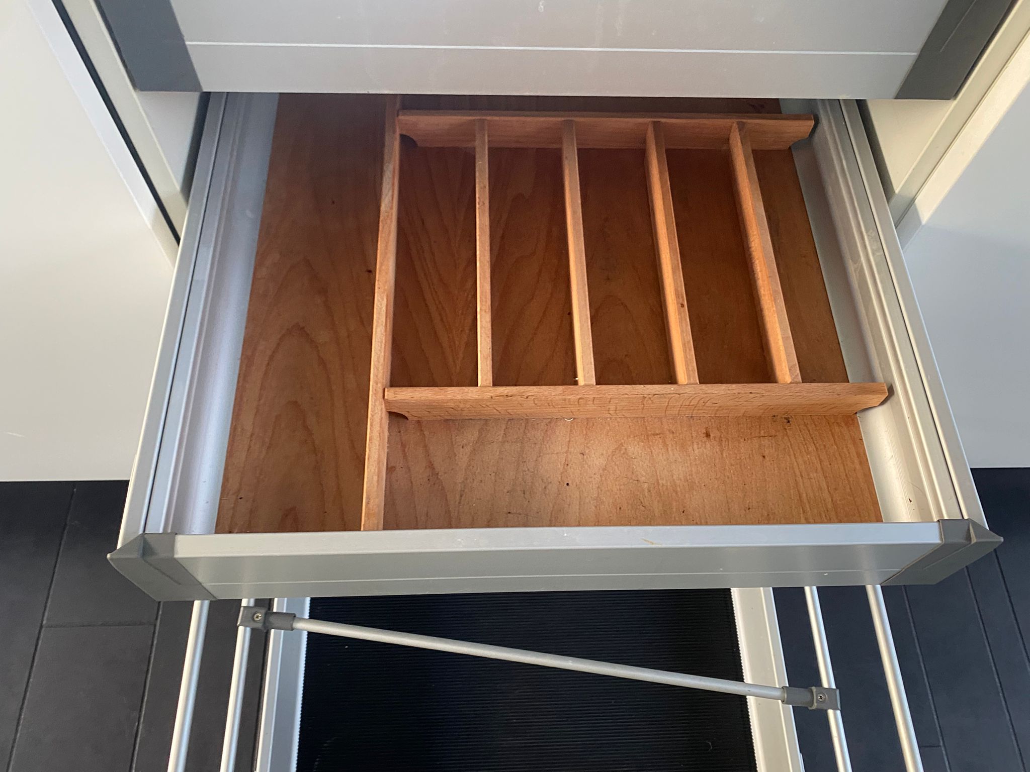 03381 - Hoogglans witte eilandkeuken