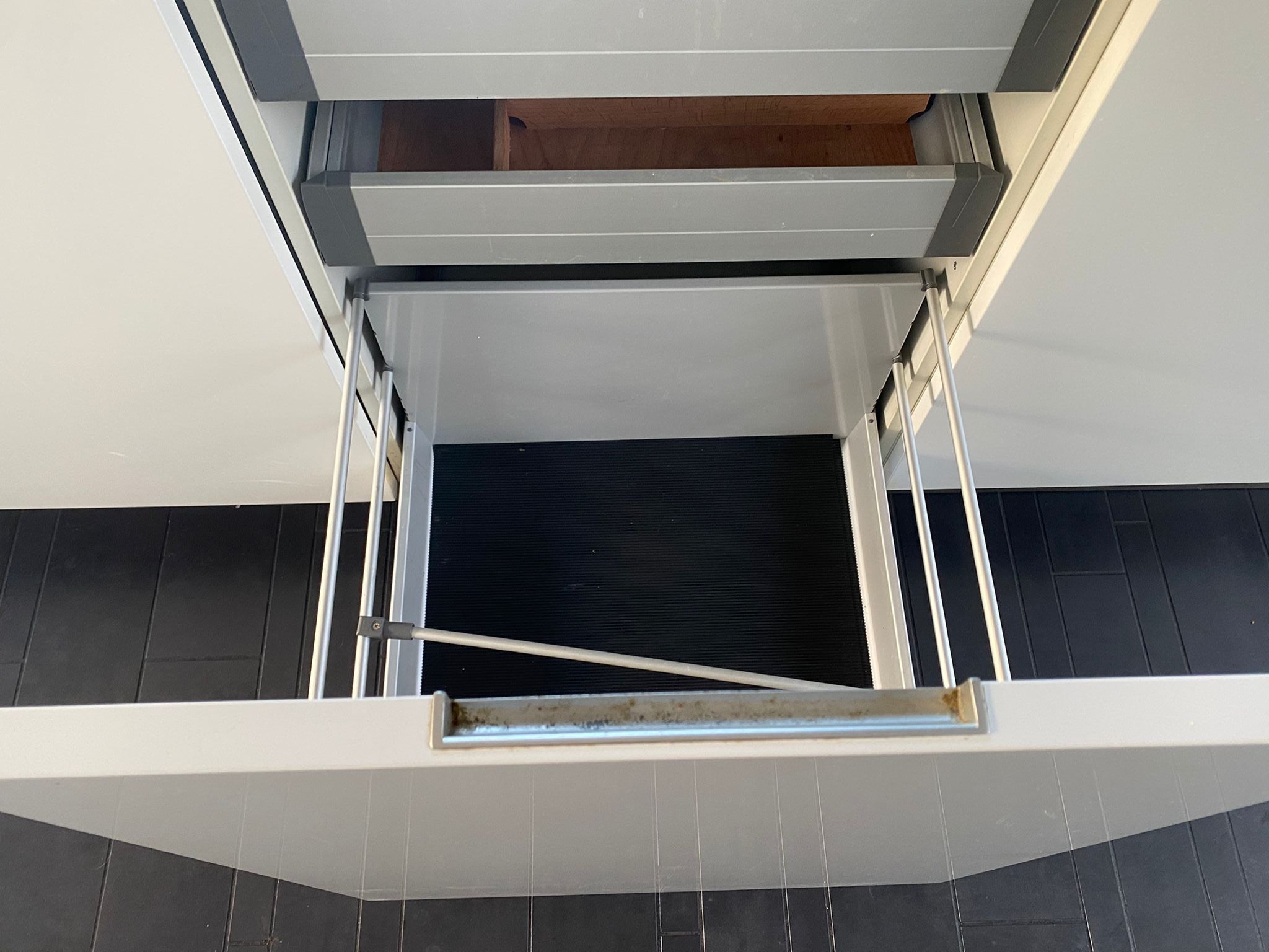 03381 - Hoogglans witte eilandkeuken