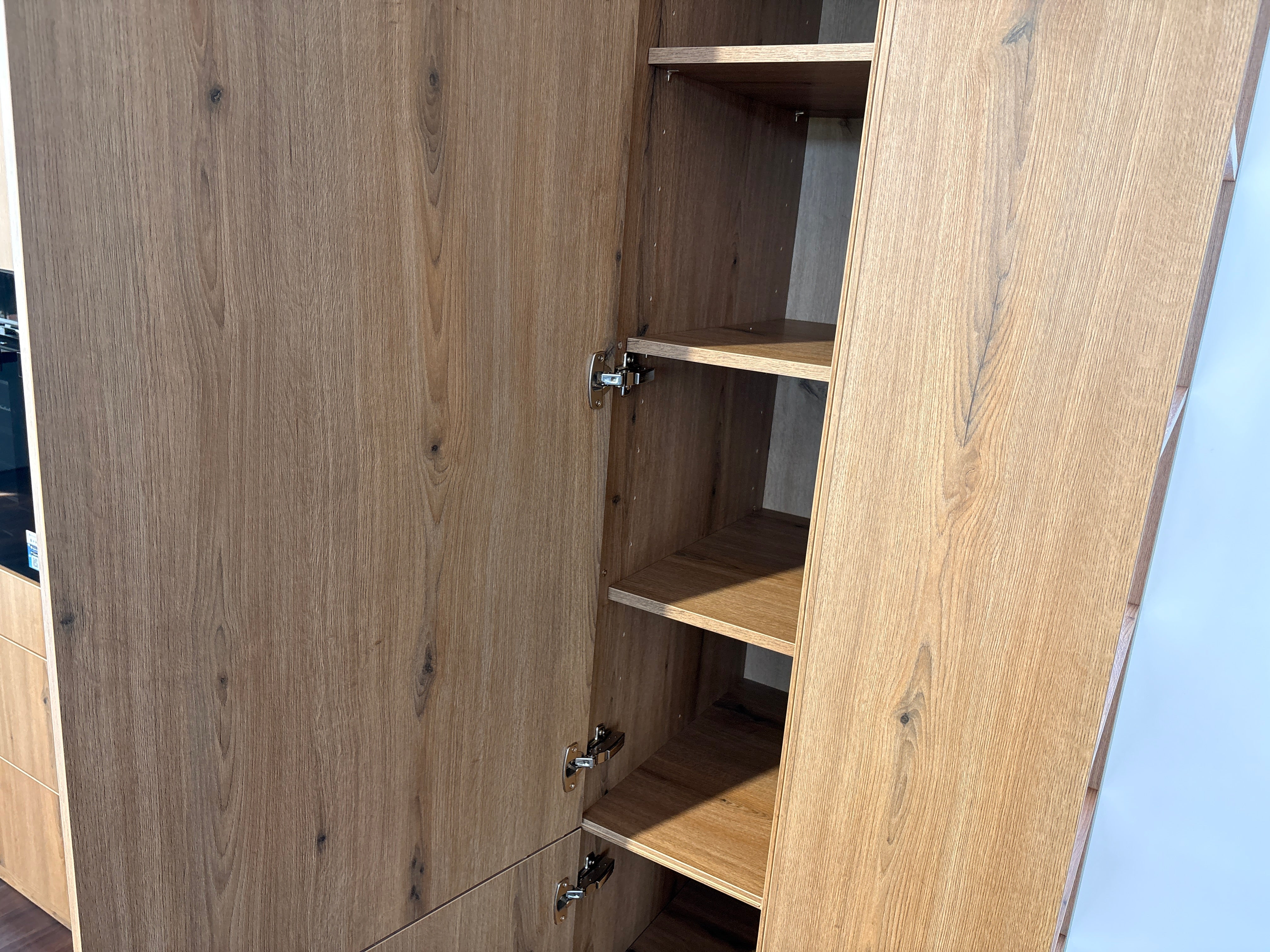 04551 - Eilandkeuken met bar blad