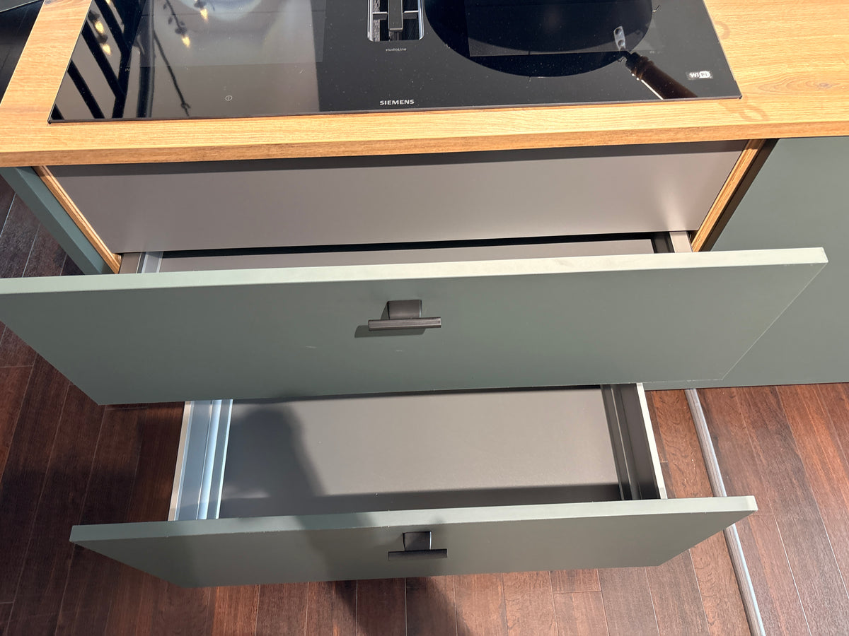 04551 - Eilandkeuken met bar blad