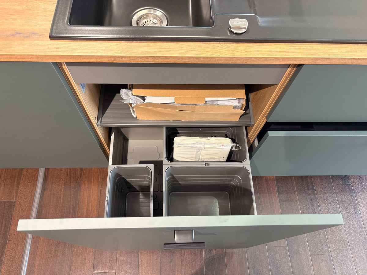 04551 - Eilandkeuken met bar blad
