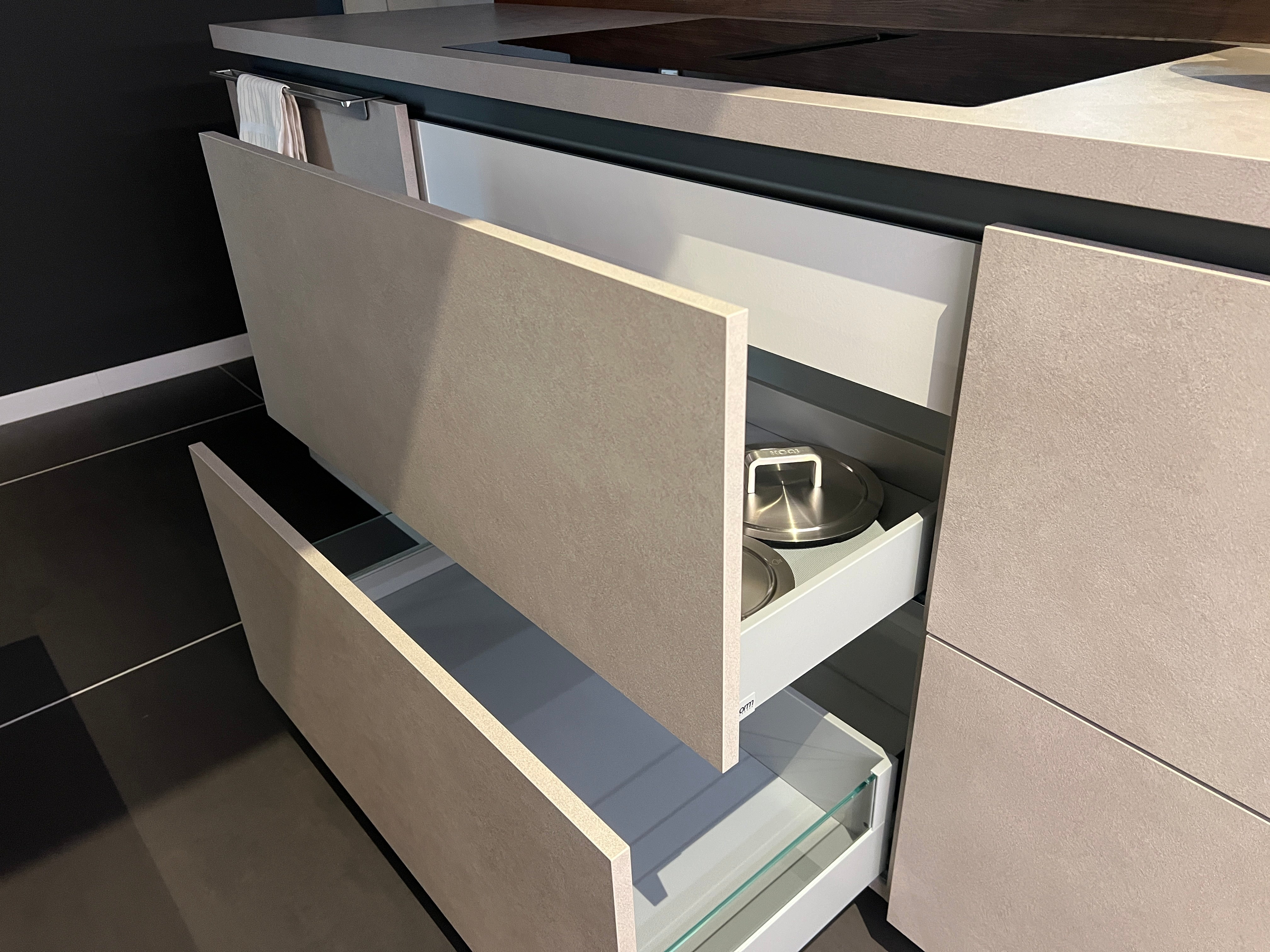 04731 - Luxe keuken met dubbel eiland