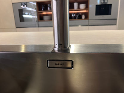 04731 - Luxe keuken met dubbel eiland
