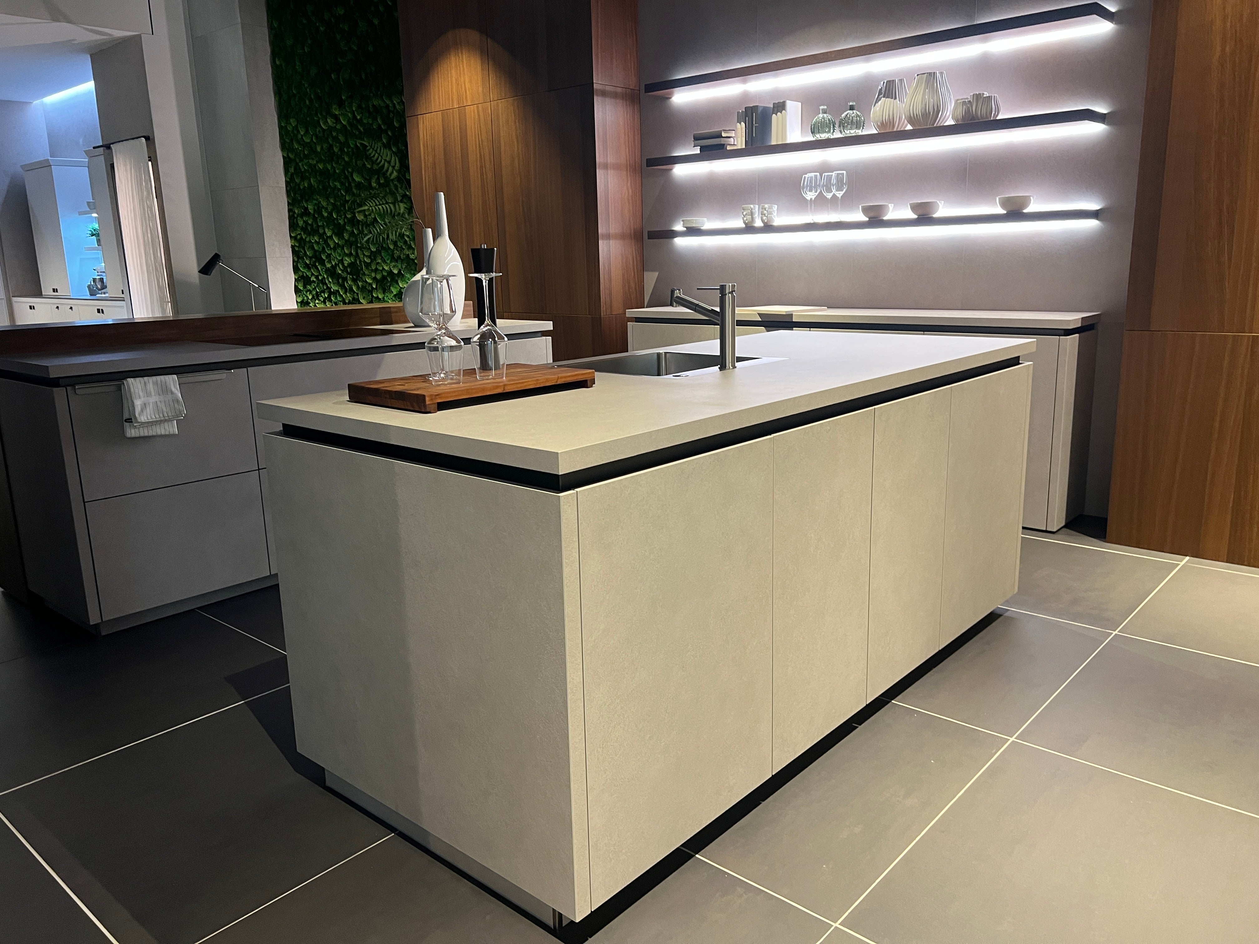 04731 - Luxe keuken met dubbel eiland