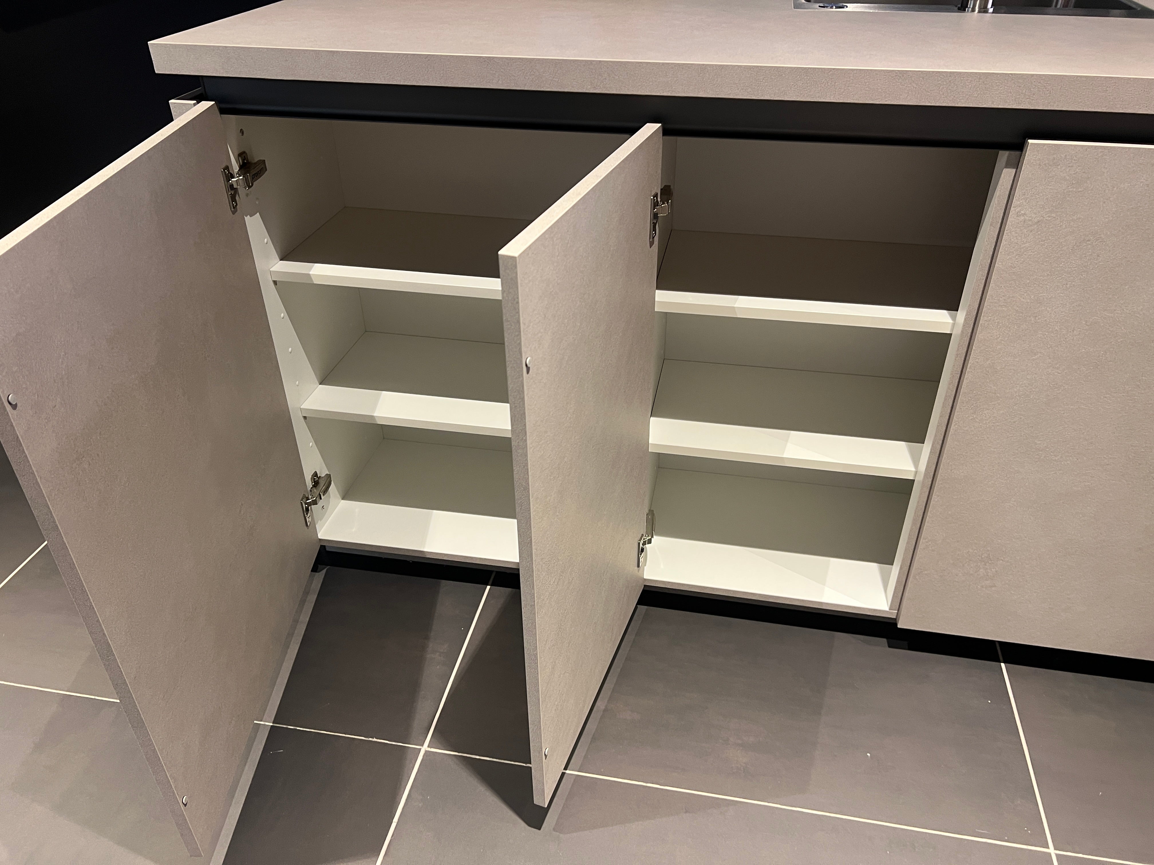 04731 - Luxe keuken met dubbel eiland