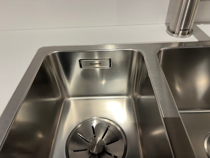 04733 - luxe schiereiland keuken met kastenwand
