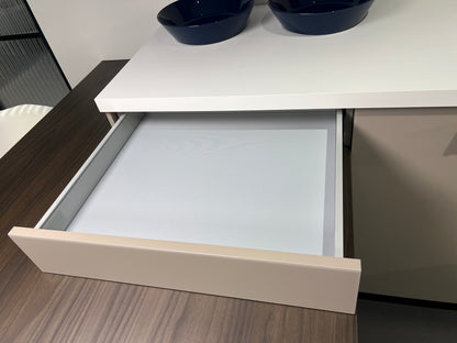 04733 - luxe schiereiland keuken met kastenwand