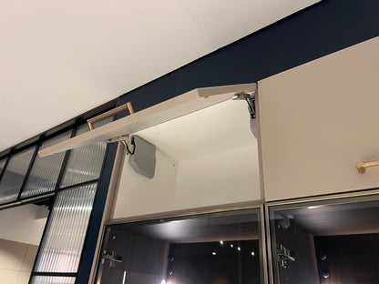 04733 - luxe schiereiland keuken met kastenwand