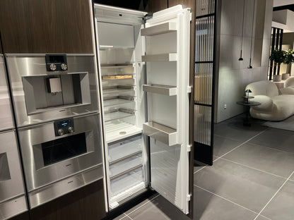 04733 - luxe schiereiland keuken met kastenwand