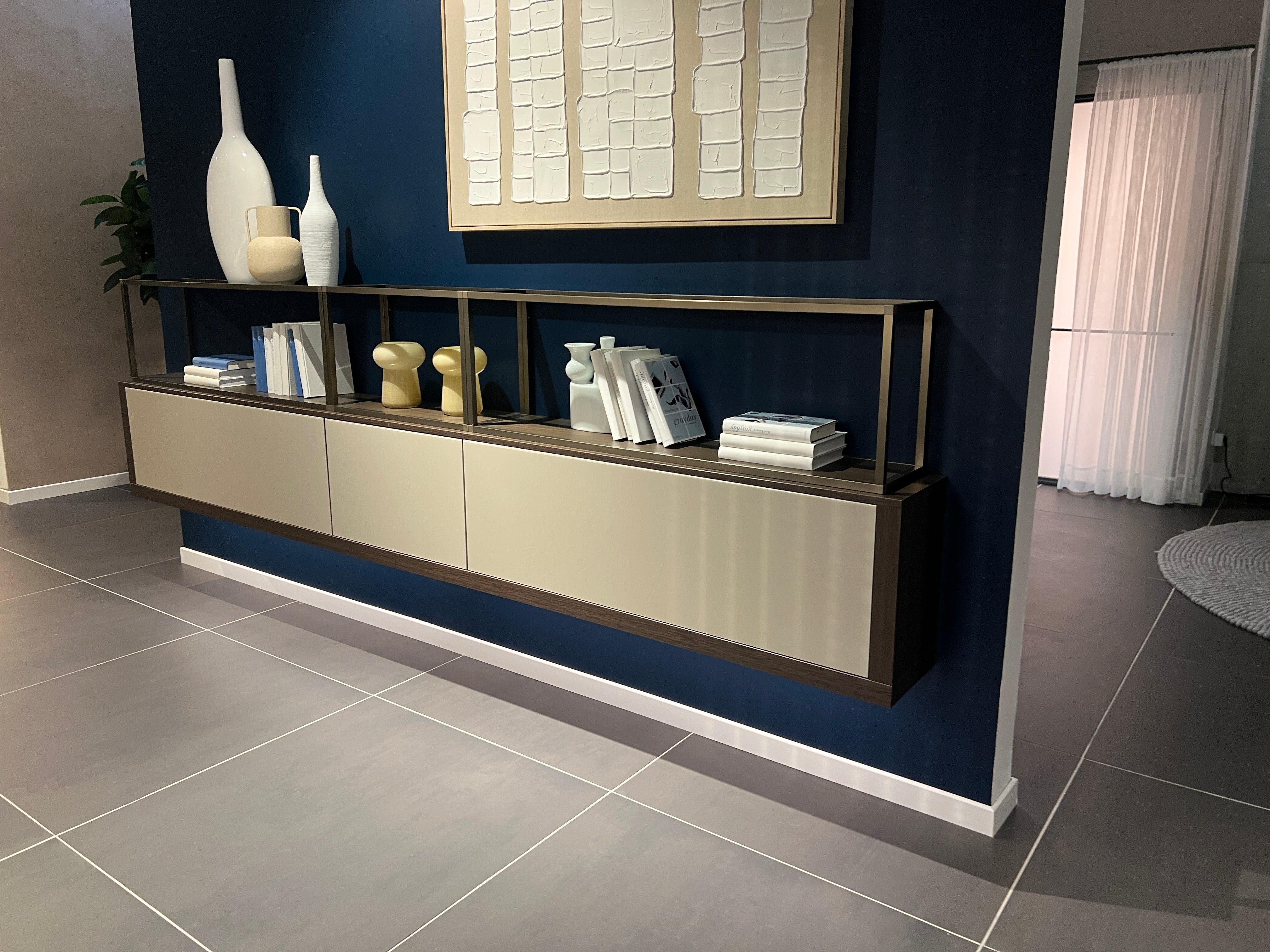 04733 - luxe schiereiland keuken met kastenwand