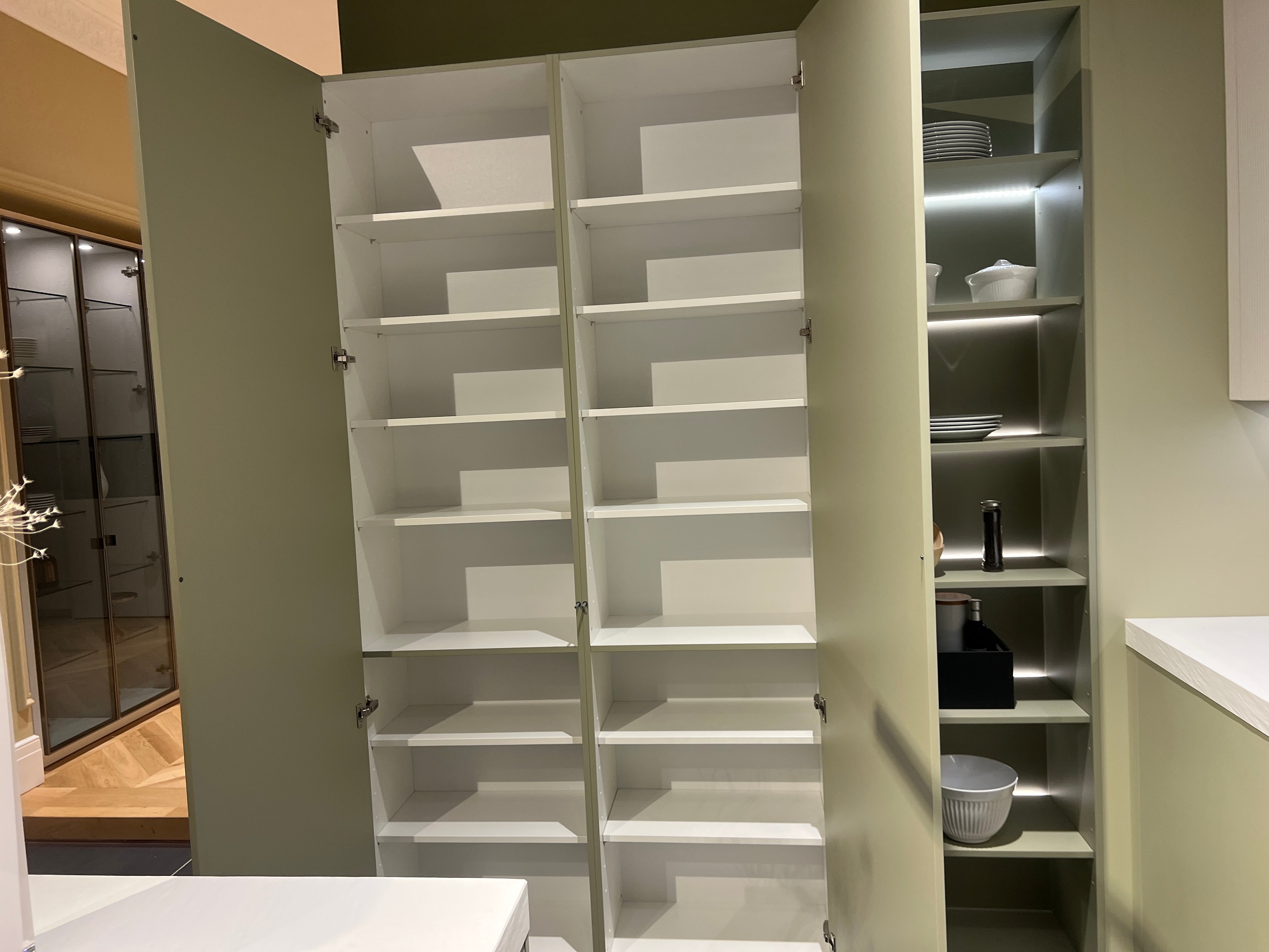 04735 - Mint groene eilandkeuken