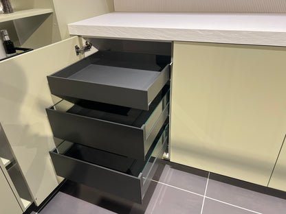 04735 - Mint groene eilandkeuken