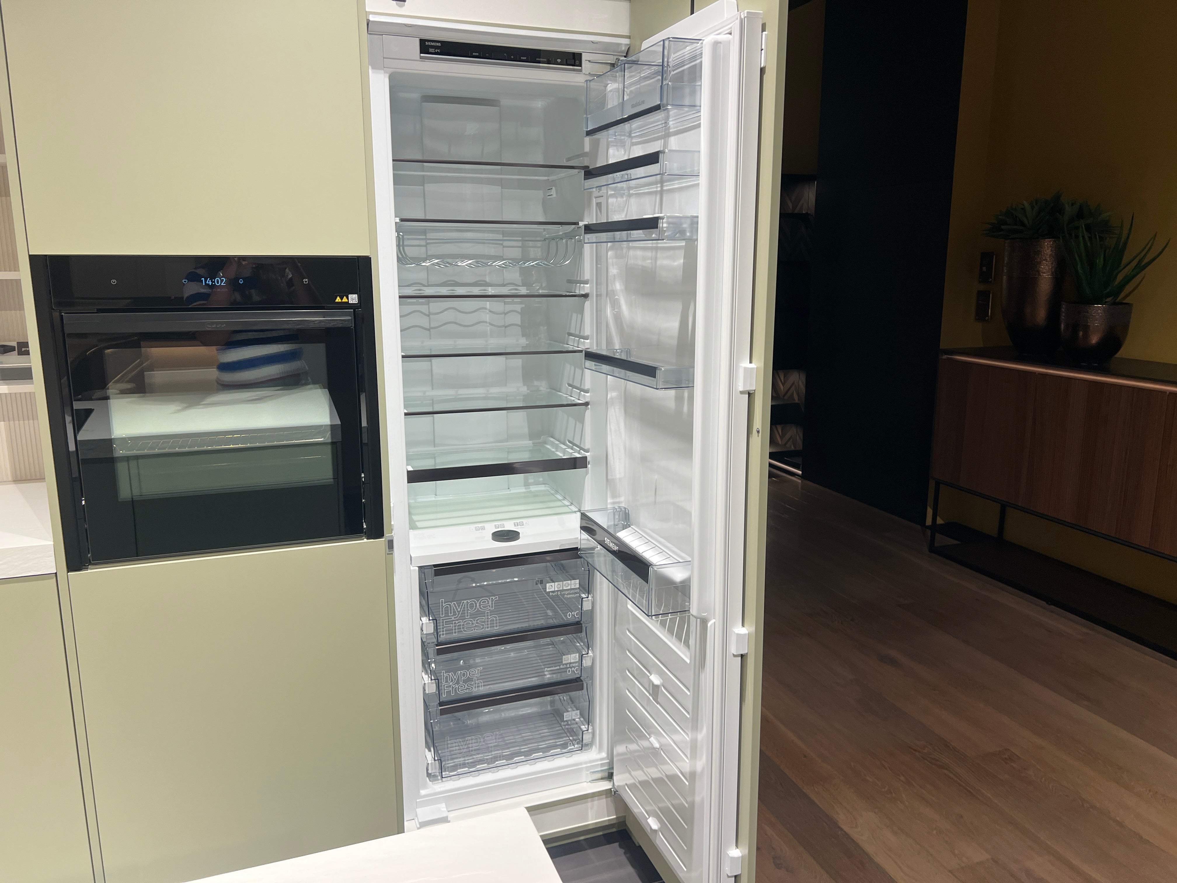 04735 - Mint groene eilandkeuken