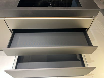 04737 - Luxe Pronorm eiland met vitrine kast
