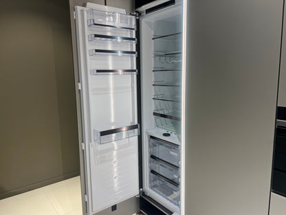 04737 - Luxe Pronorm eiland met vitrine kast