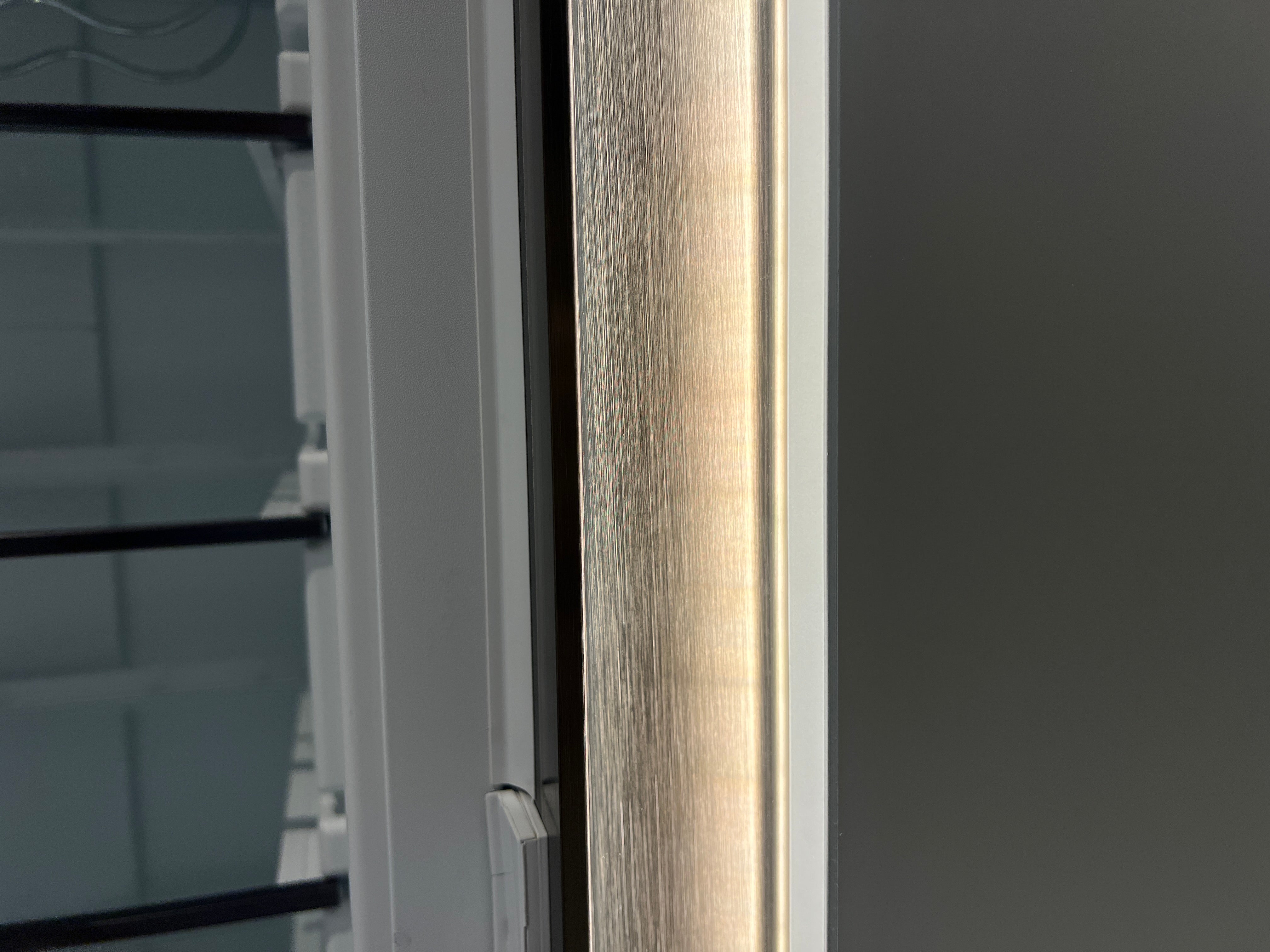 04737 - Luxe Pronorm eiland met vitrine kast