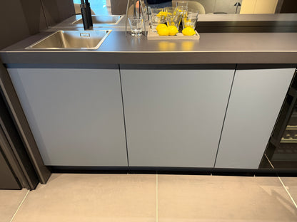04725 - Luxe bar met vitrinekasten
