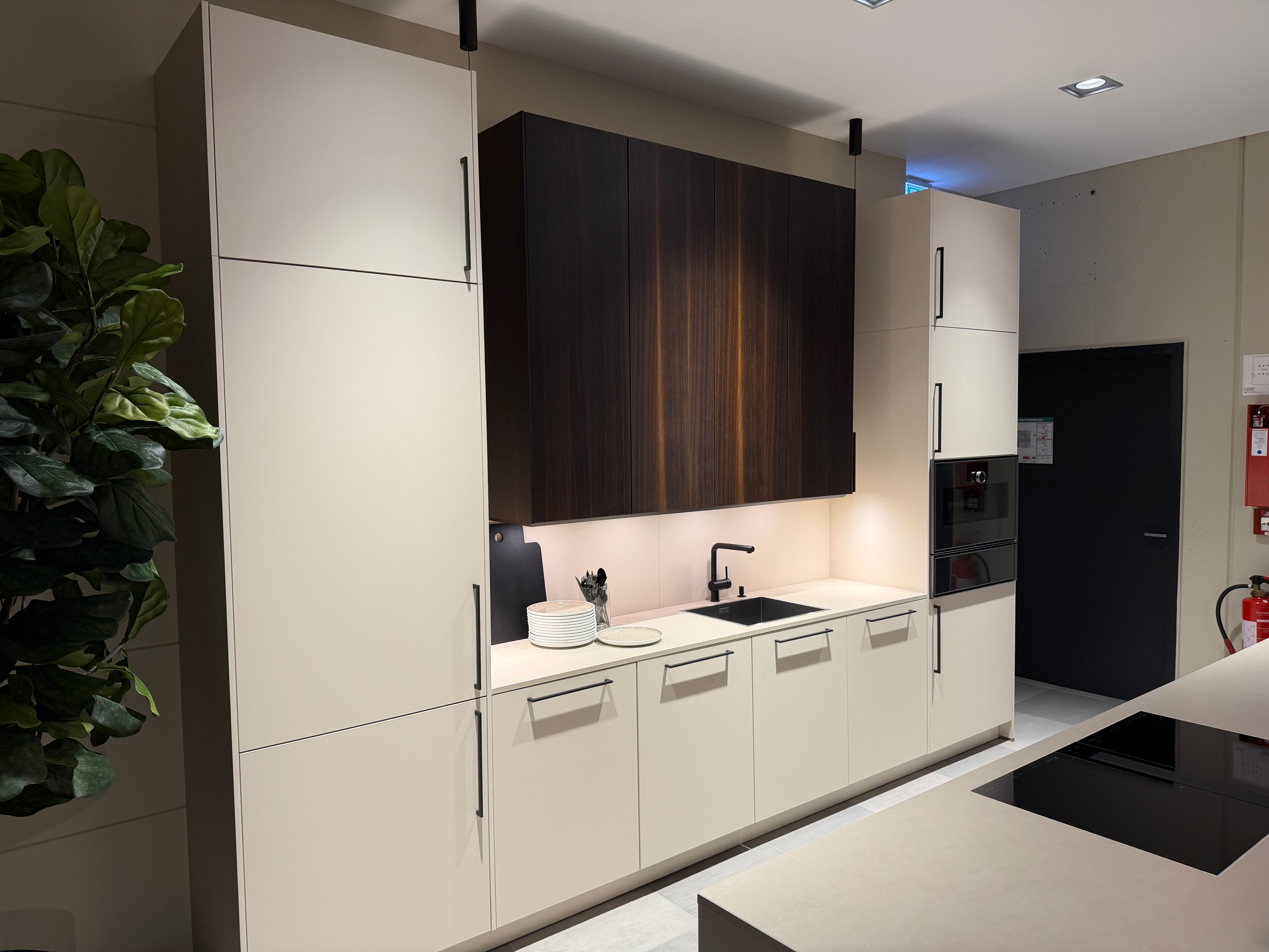 04727 - Luxe eiland met eetgedeelte