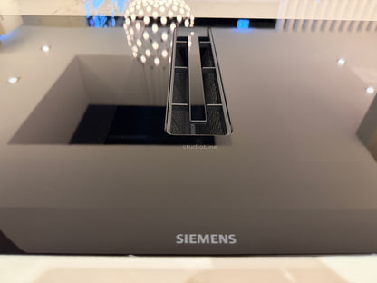04729 - Luxe Pronorm keuken met glazen fronten