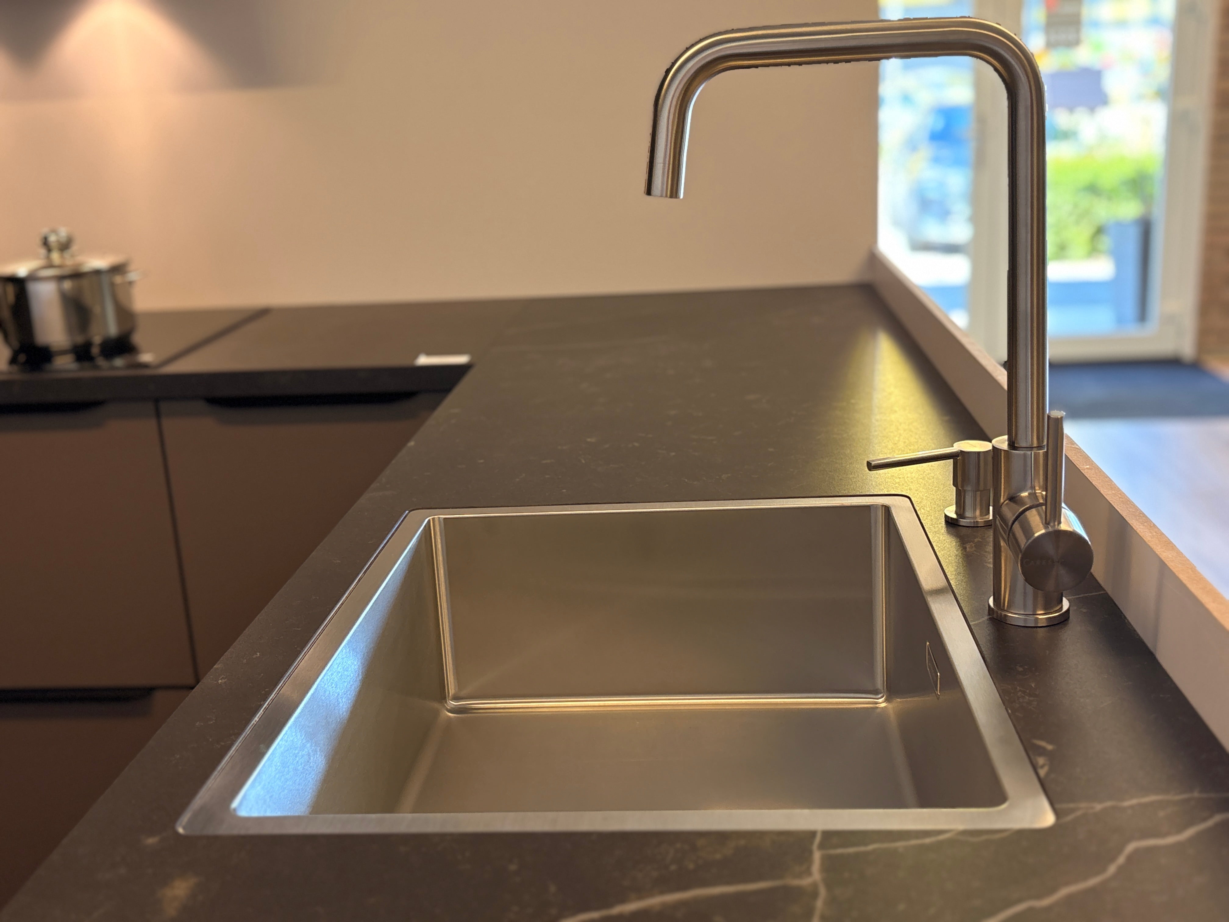 04589 - Moderne U-keuken