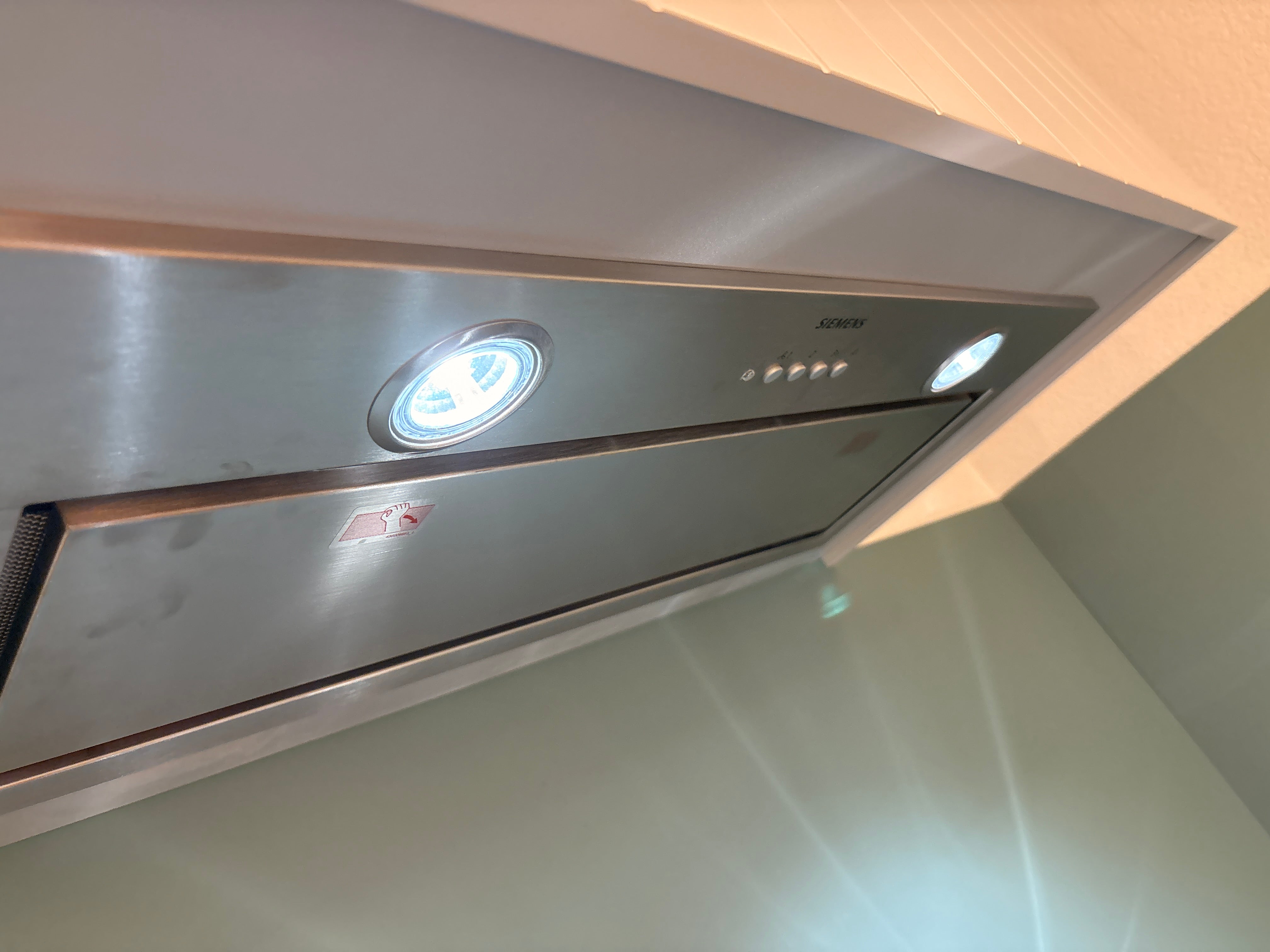 04841 - Licht grijze landelijke hoekkeuken