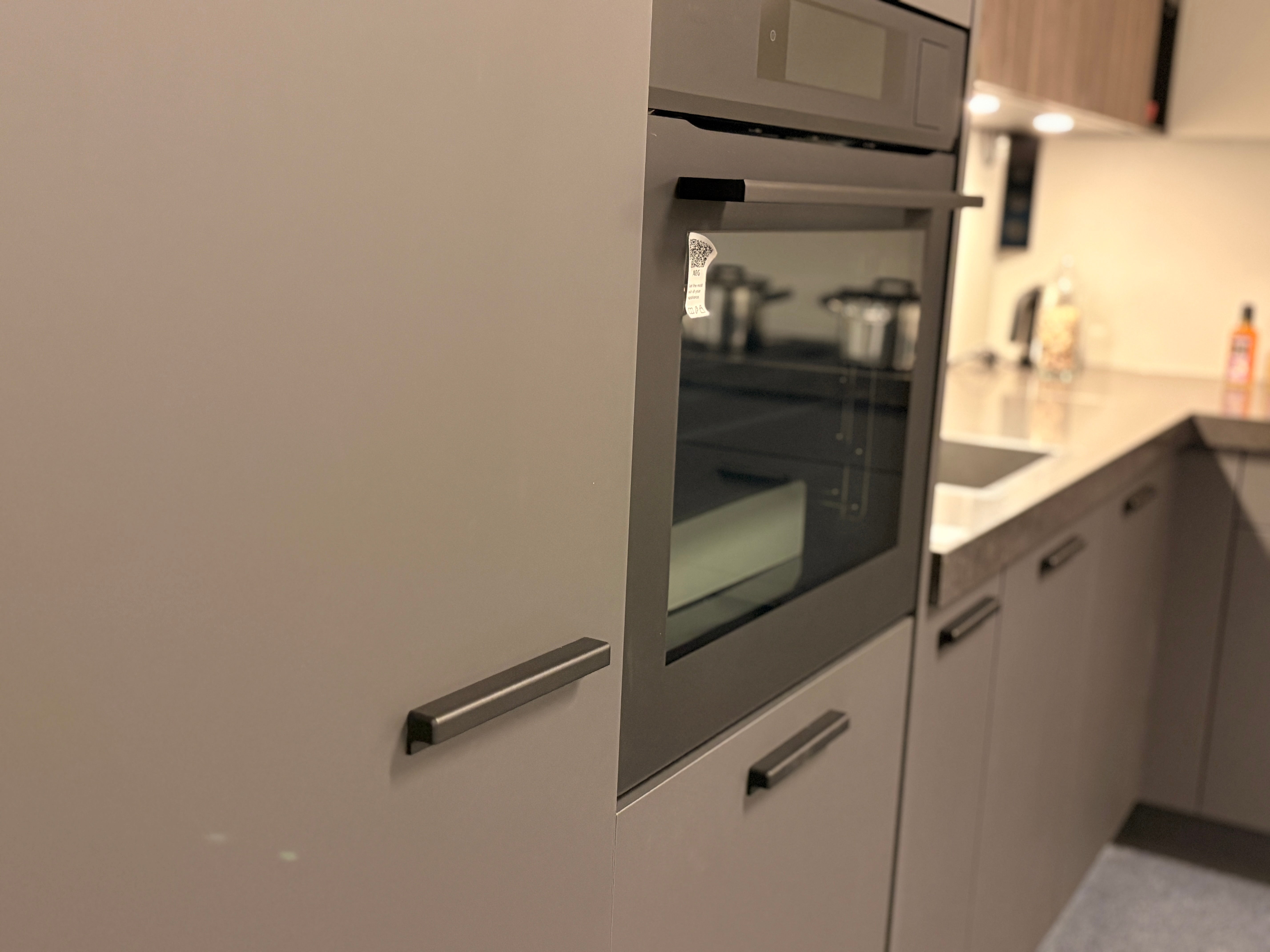 04559 - Nolte donker kleurige hoekkeuken