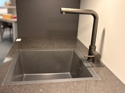 04559 - Nolte donker kleurige hoekkeuken