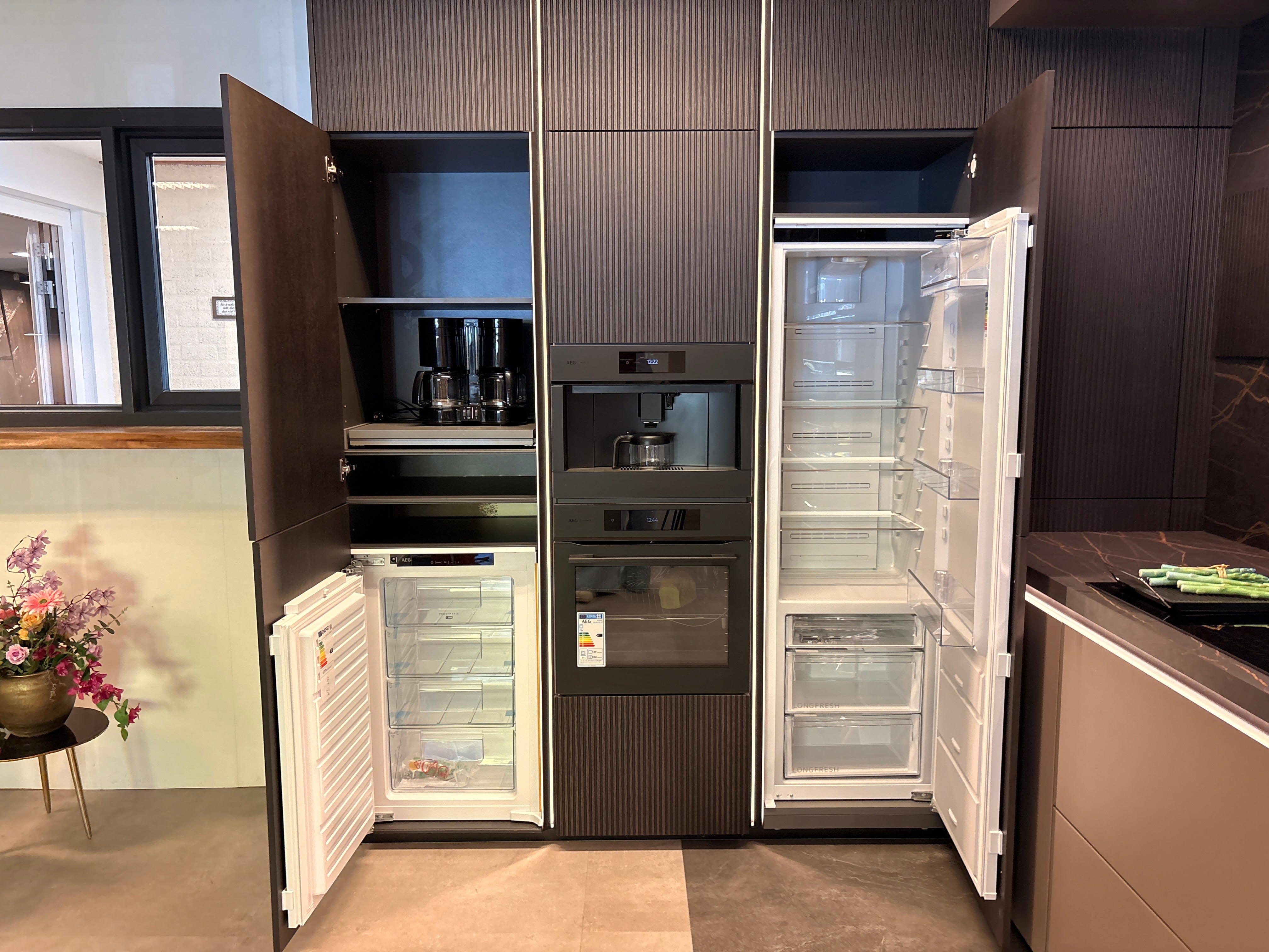 04549 - Nolte Lodge eiken zwart met softlack magma keuken