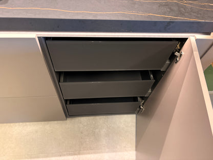 04549 - Nolte Lodge eiken zwart met softlack magma keuken