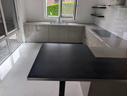 04629 - Hoogglans Siematic keuken met kastenwand