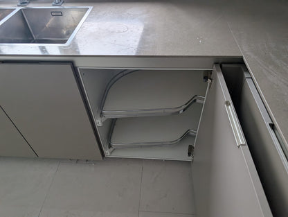 04629 - Hoogglans Siematic keuken met kastenwand