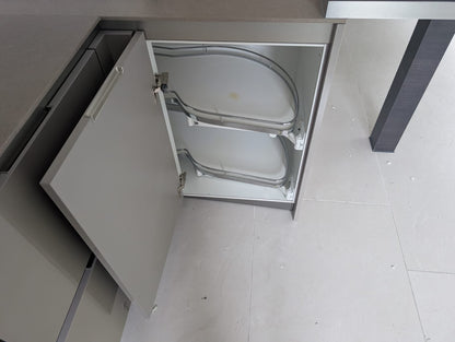 04629 - Hoogglans Siematic keuken met kastenwand