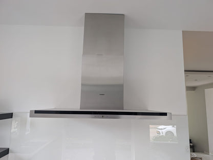04629 - Hoogglans Siematic keuken met kastenwand