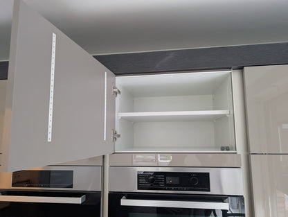 04629 - Hoogglans Siematic keuken met kastenwand
