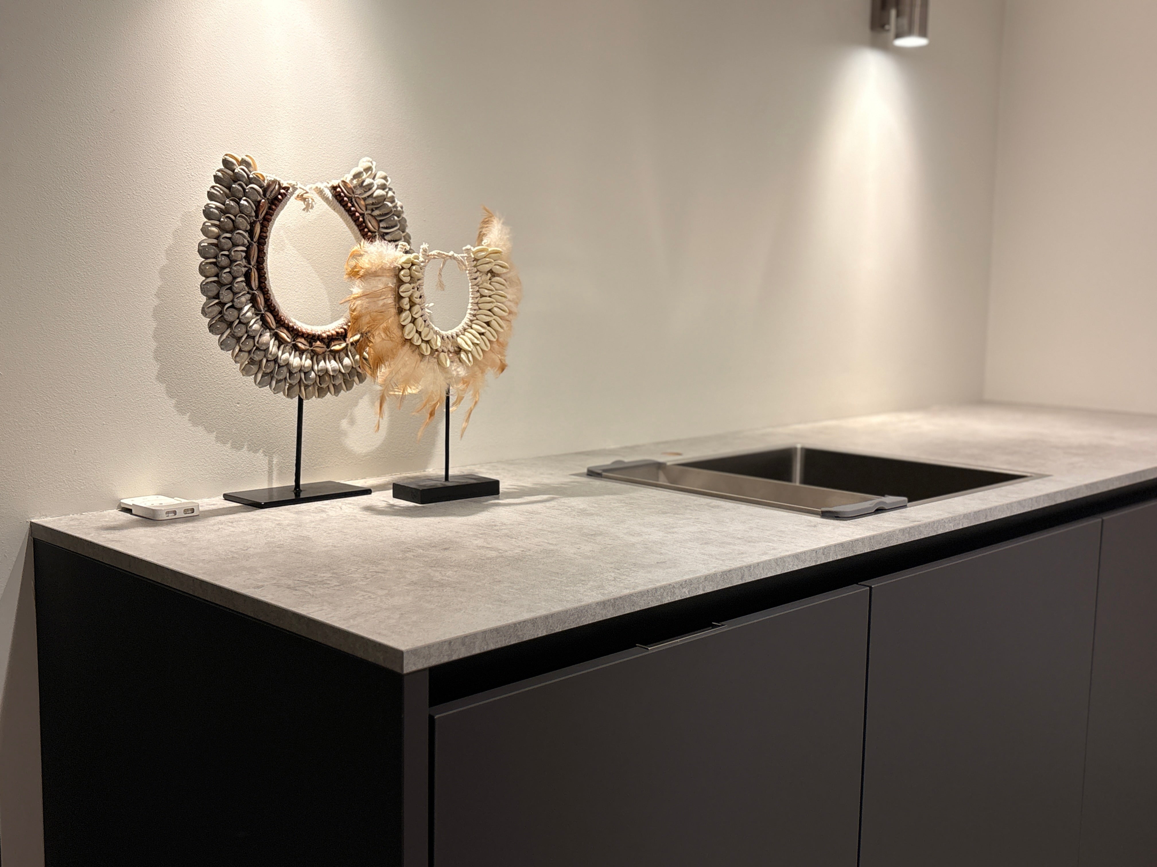 03973 - Moderne keuken met kastenwand