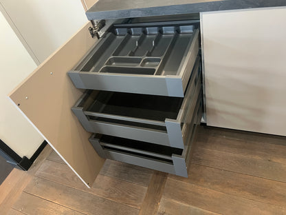 04303 - Beton grijze recht keuken