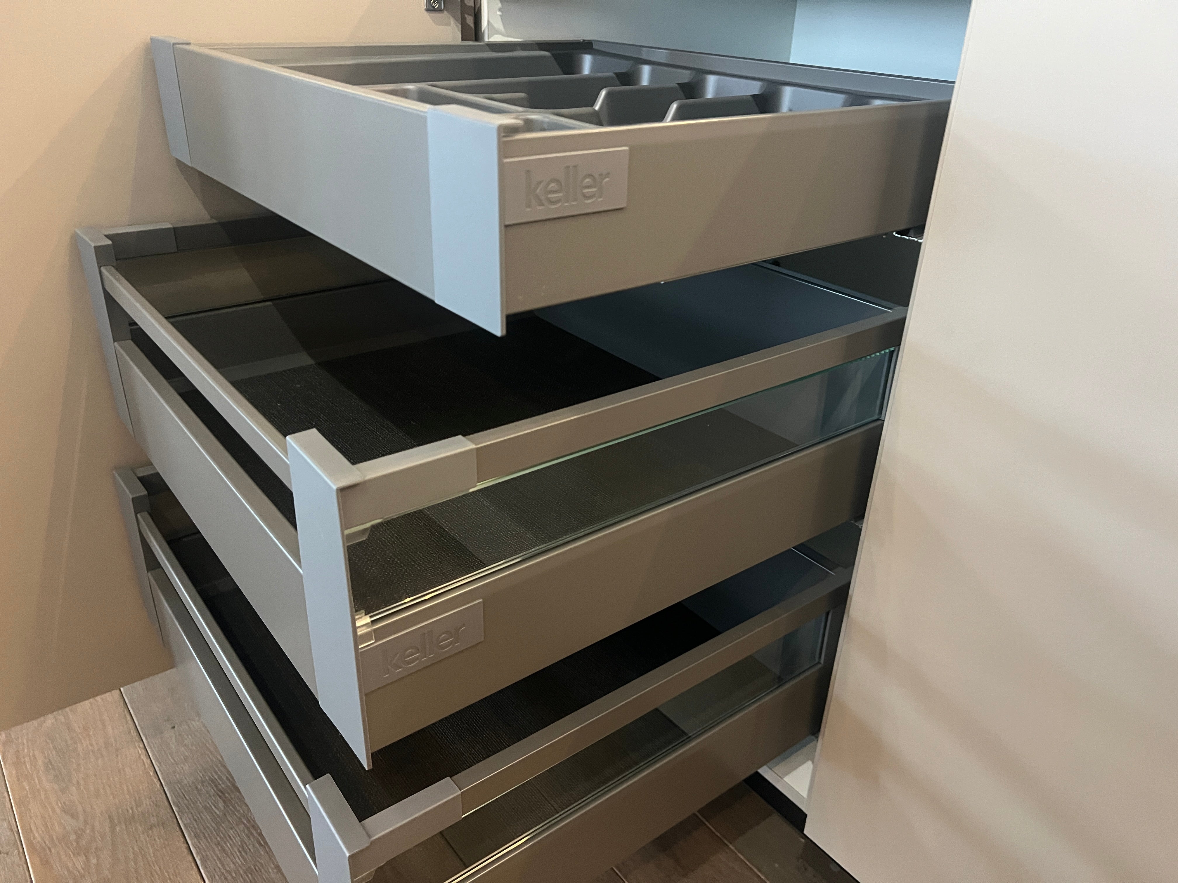 04303 - Beton grijze recht keuken