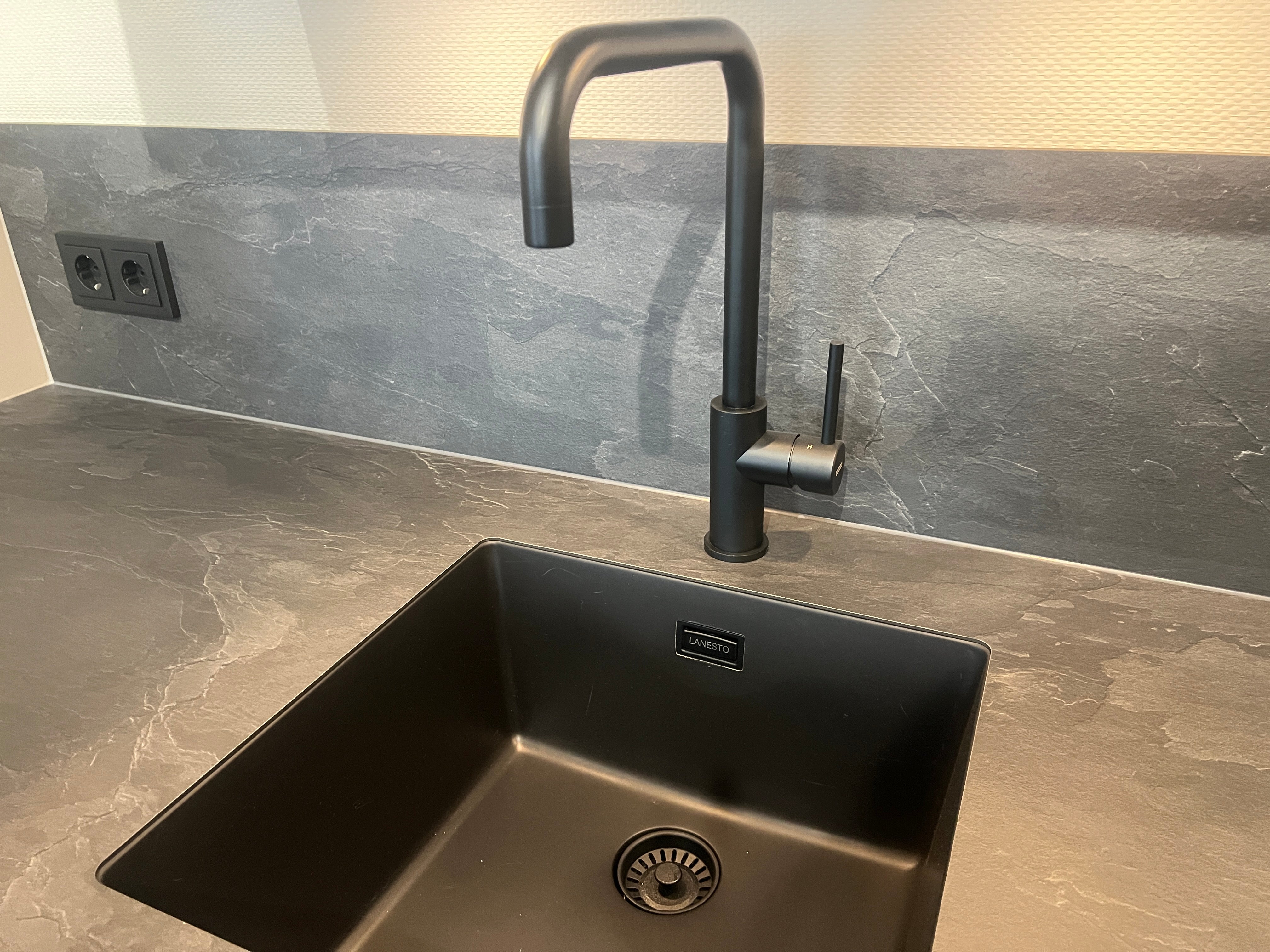 04303 - Beton grijze recht keuken