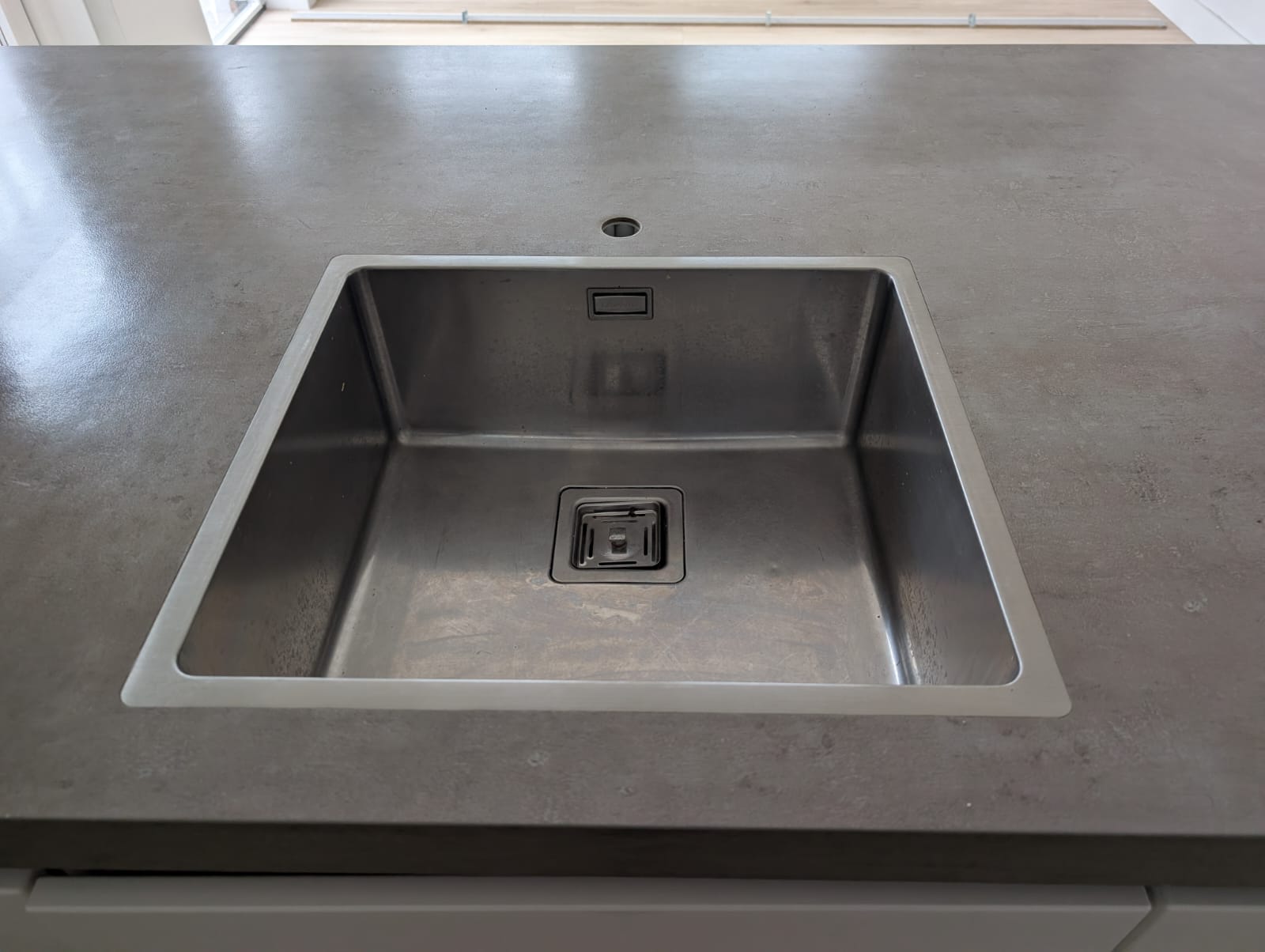 04325 - Witte schiereiland keuken van Schmidt
