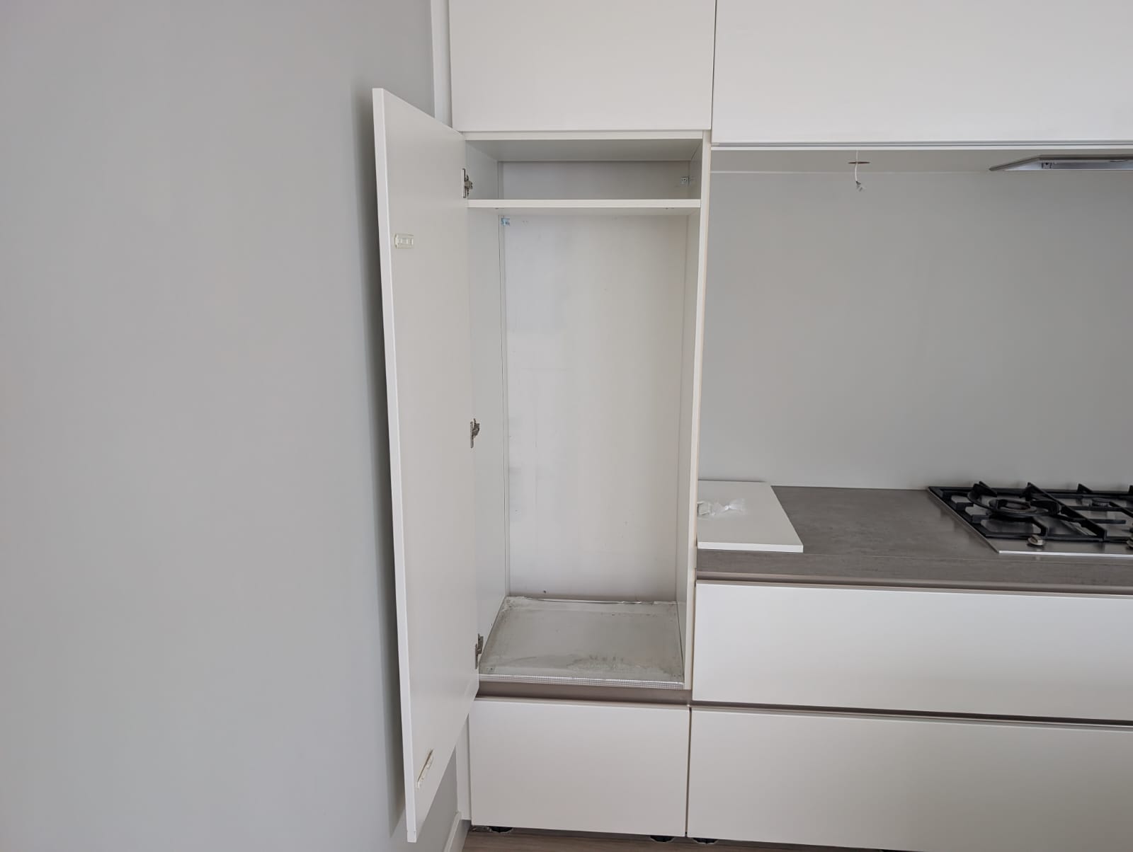 04325 - Witte schiereiland keuken van Schmidt