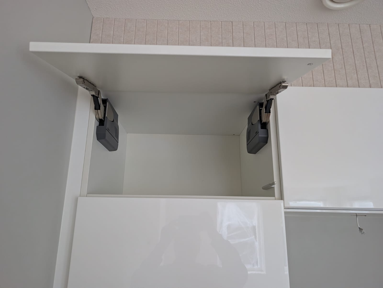 04325 - Witte schiereiland keuken van Schmidt