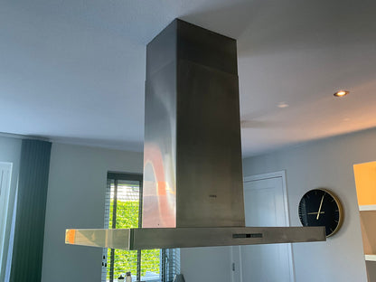 04471 - Modern witte schiereiland keuken