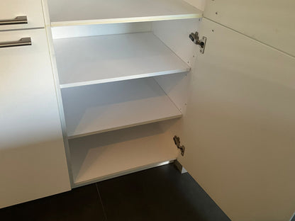 04471 - Modern witte schiereiland keuken